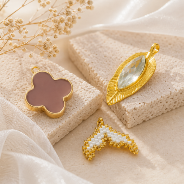 ACCESSORIES AND CRAFTS