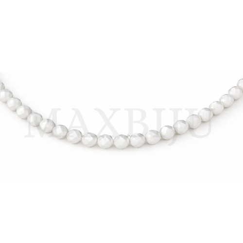 Faceted glass beads – 10mm.