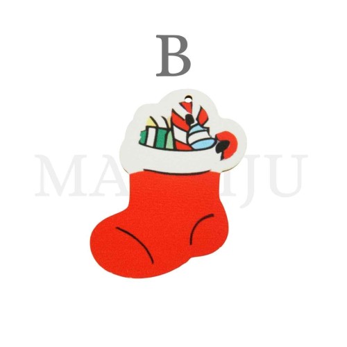 Assorted Christmas Pieces in Wood