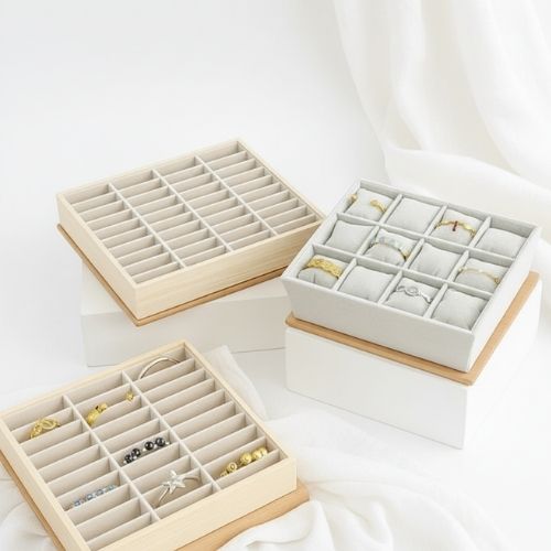 Bracelets Exhibitors