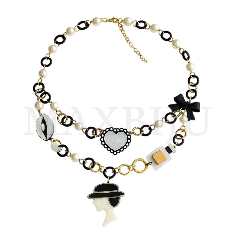 Resin Necklace - Woman with Hat