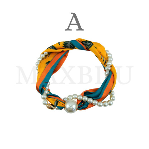 Scarf and Pearl Necklace - 45cm.