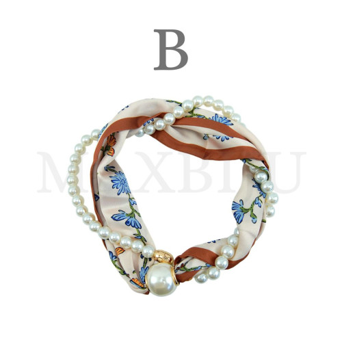 Scarf and Pearl Necklace - 45cm.